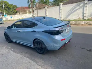 Hyundai Elantra 2013