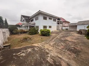 5bdrm House in Sefdard Properties, Achimota for sale