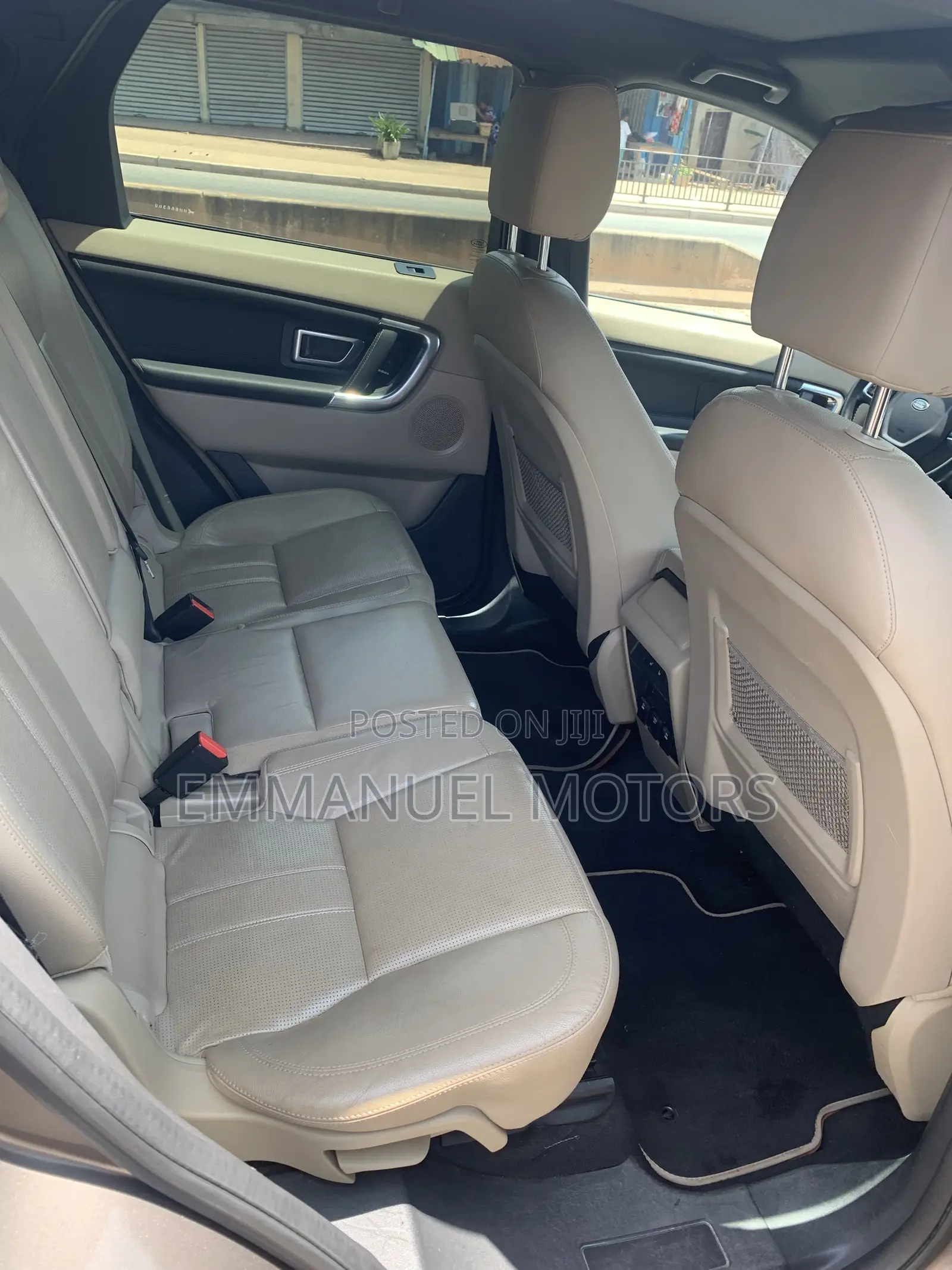 Land Rover Discovery HSE Diesel 4x4 2017 Gold