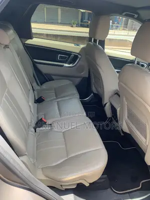 Land Rover Discovery HSE Diesel 4x4 2017 Gold