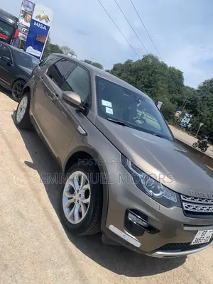 Land Rover Discovery HSE Diesel 4x4 2017 Gold