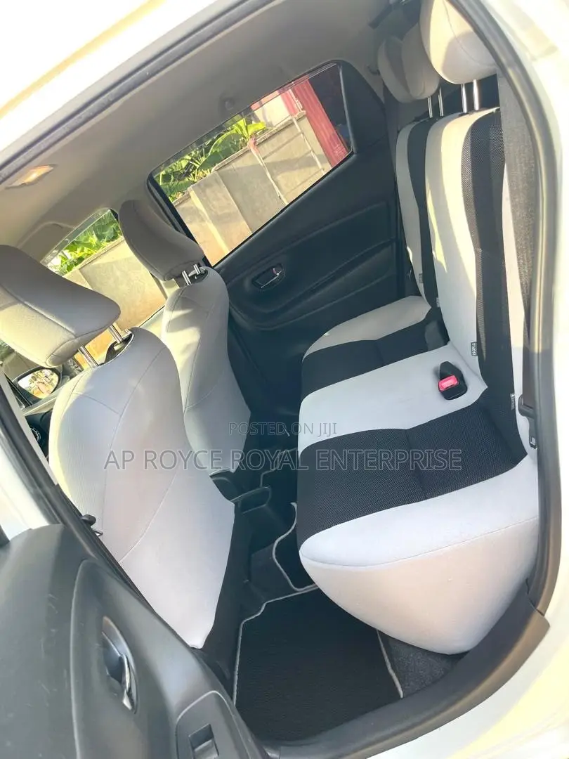 Toyota Vitz 1.3 FWD 5dr 2015 White