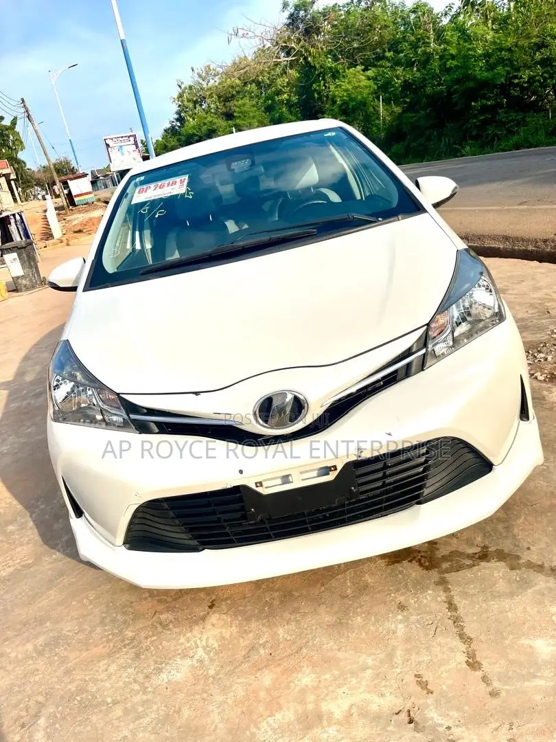 Toyota Vitz 1.3 FWD 5dr 2015 White