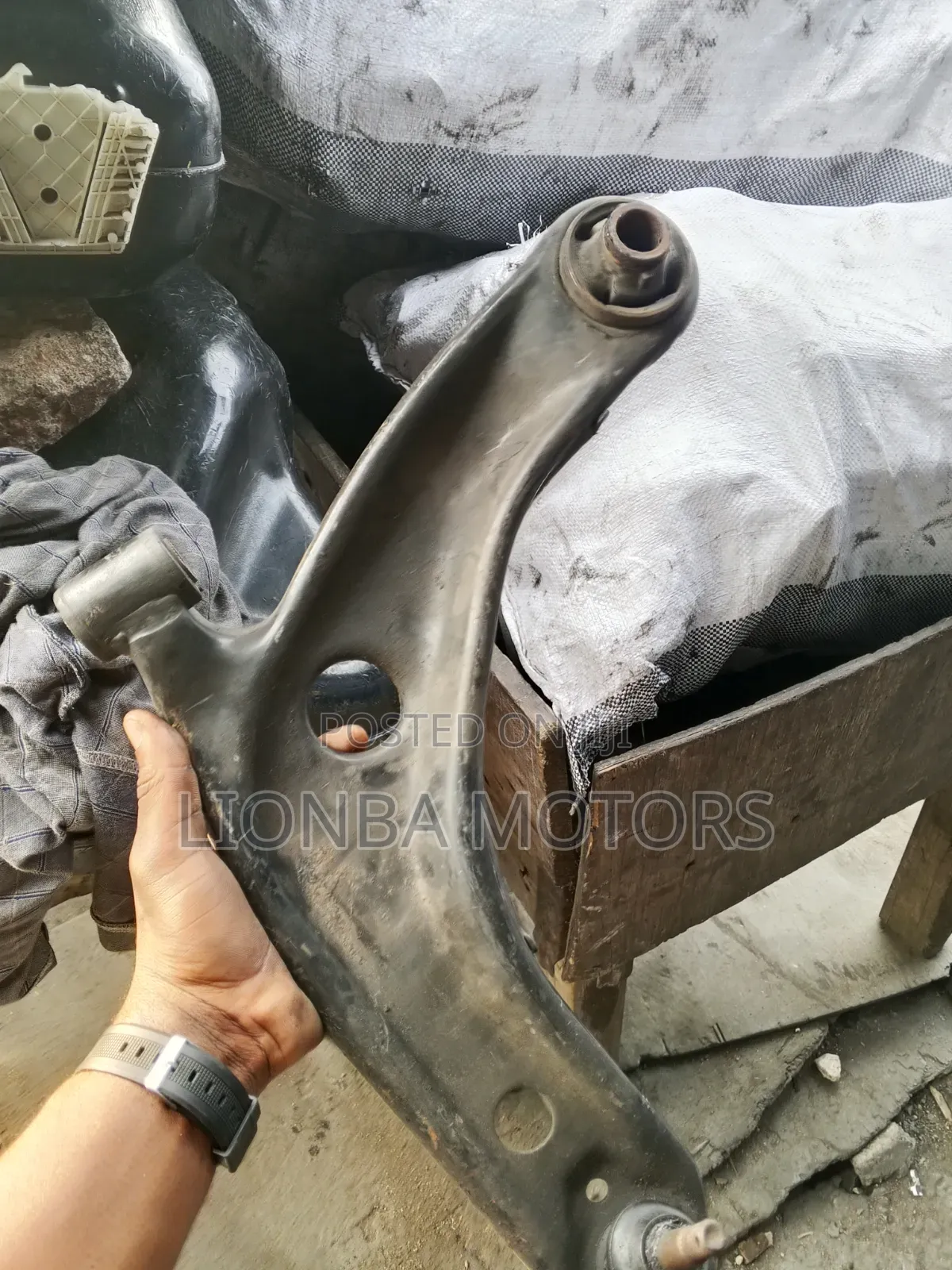 Toyota Vitz Lower Arm