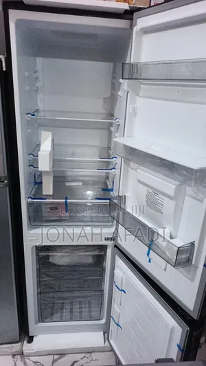 Pearl 262L Bottom Freezer Refrigerator Water Dispenser