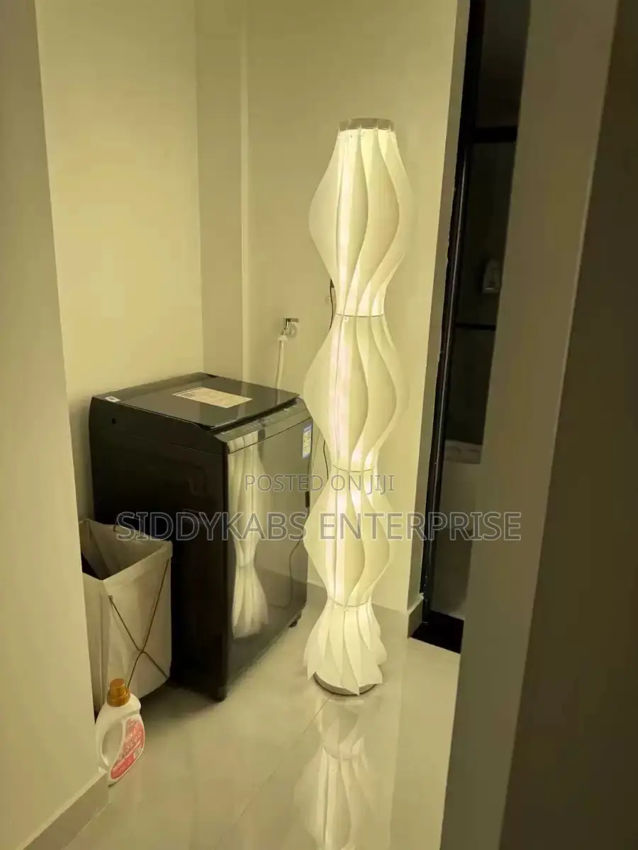 Foldable Wavy Sculptural Lamp