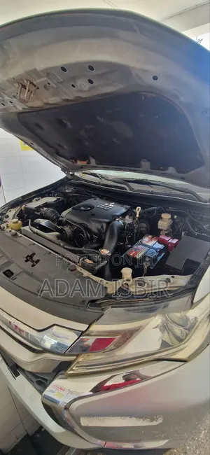Mitsubishi Pajero IO 2018 Silver