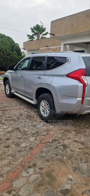 Mitsubishi Pajero IO 2018 Silver