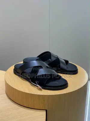 Hermes Kazmir Leather Slippers Black