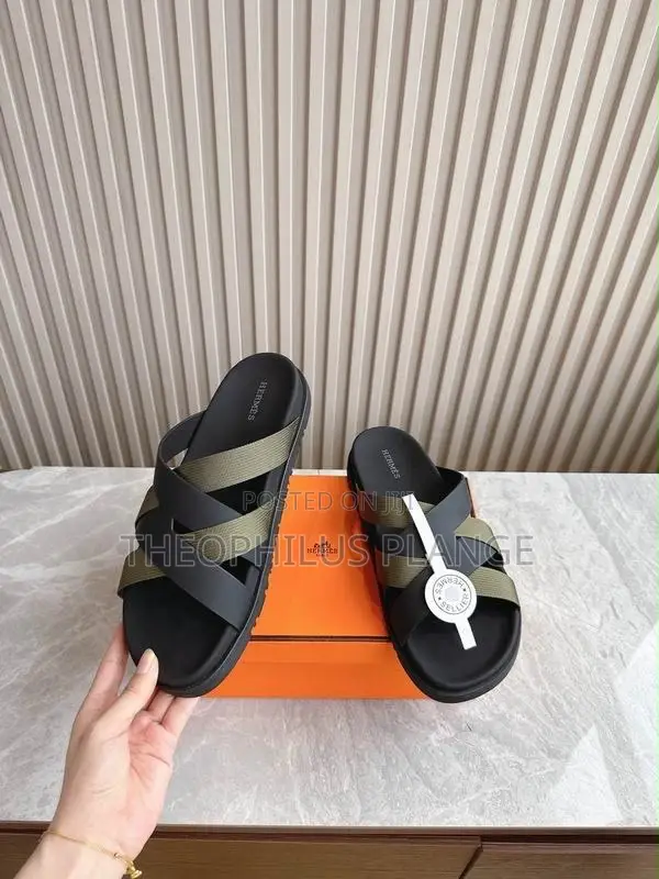 Hermes Kazmir Leather Slippers Black
