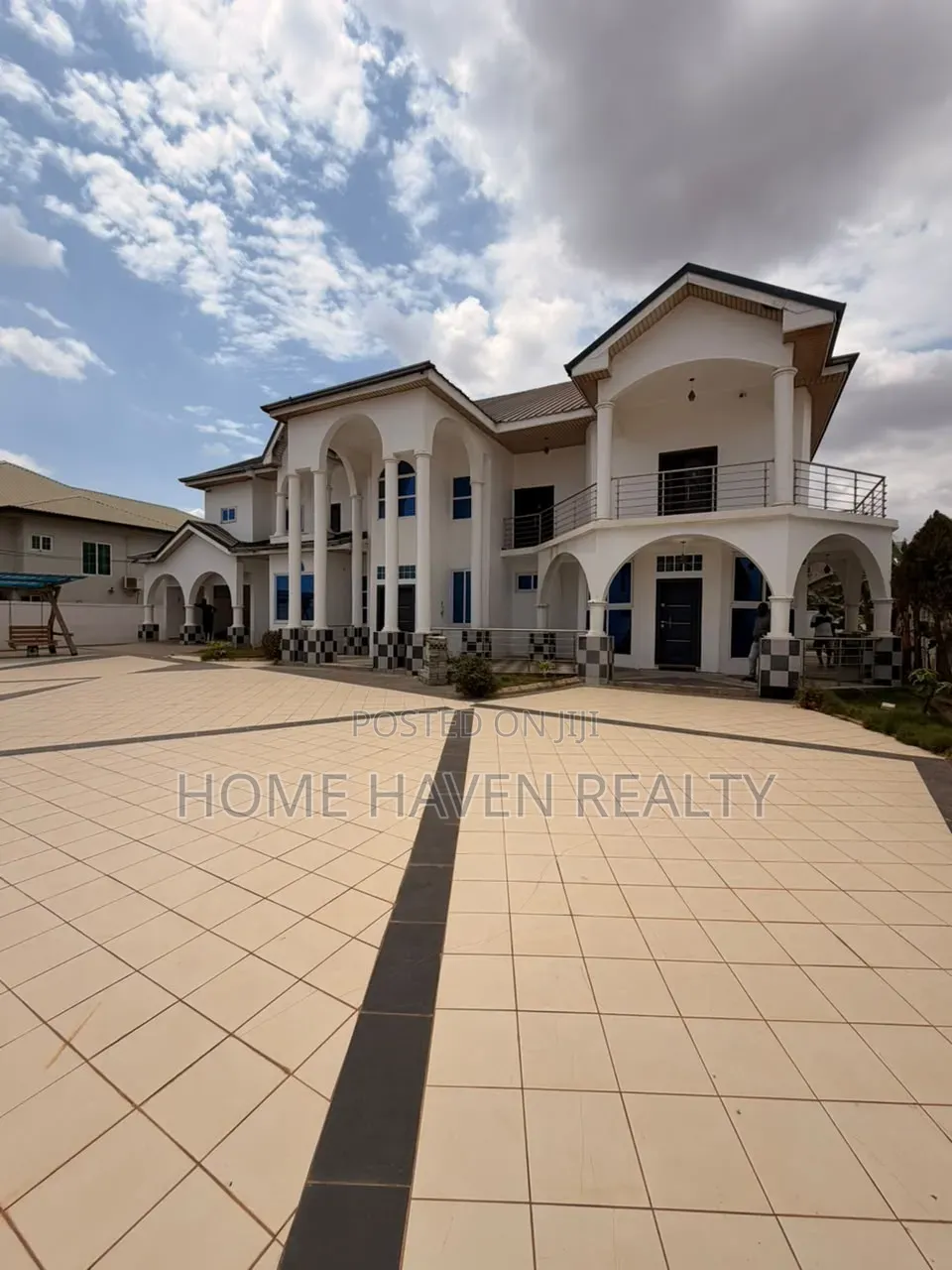 5bdrm House in Adjiriganor East, Ghana Link Area for rent