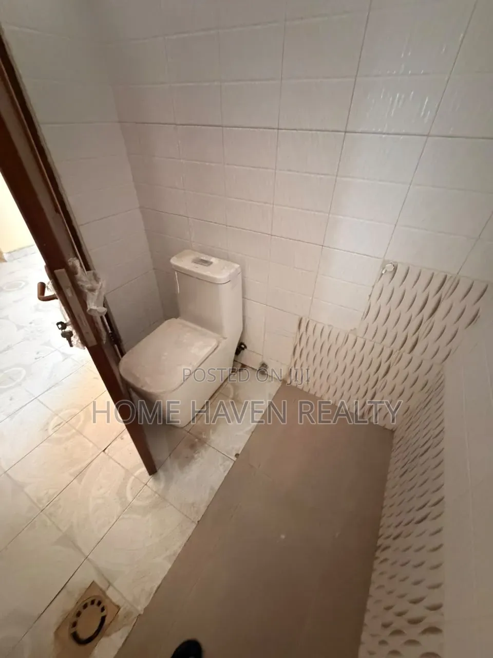 5bdrm House in Adjiriganor East, Ghana Link Area for rent