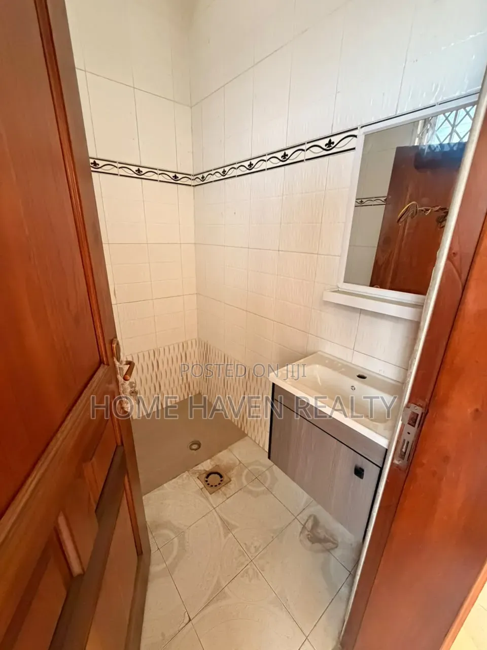 5bdrm House in Adjiriganor East, Ghana Link Area for rent