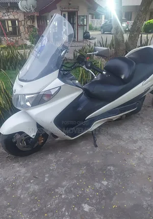 Suzuki Burgman 2024 White