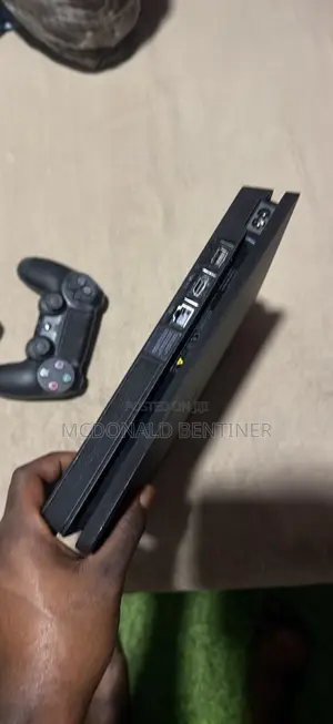PS4 Slim Jailbreak With 10games Including Fc27