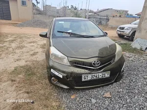 Toyota Yaris LE Hatchback 5dr 2012 Green
