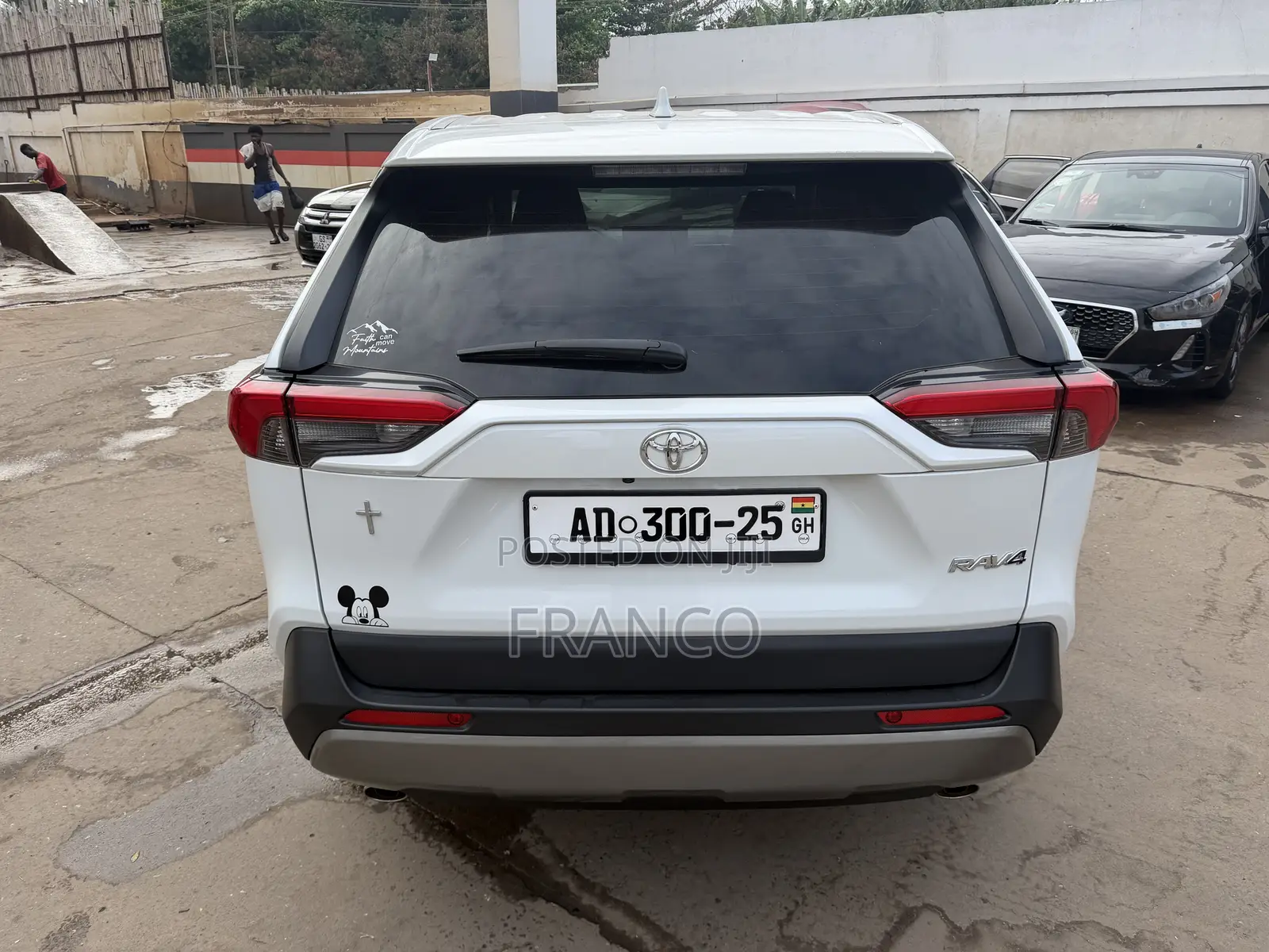 Toyota RAV4 XLE AWD 2024 White