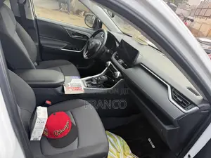 Toyota RAV4 XLE AWD 2024 White