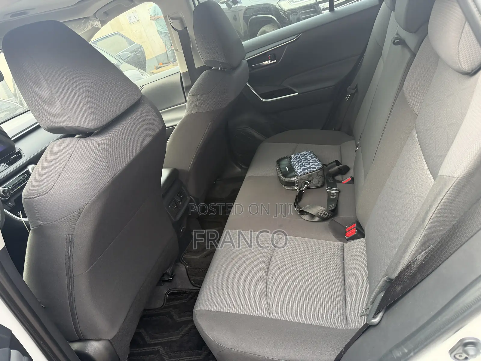 Toyota RAV4 XLE AWD 2024 White