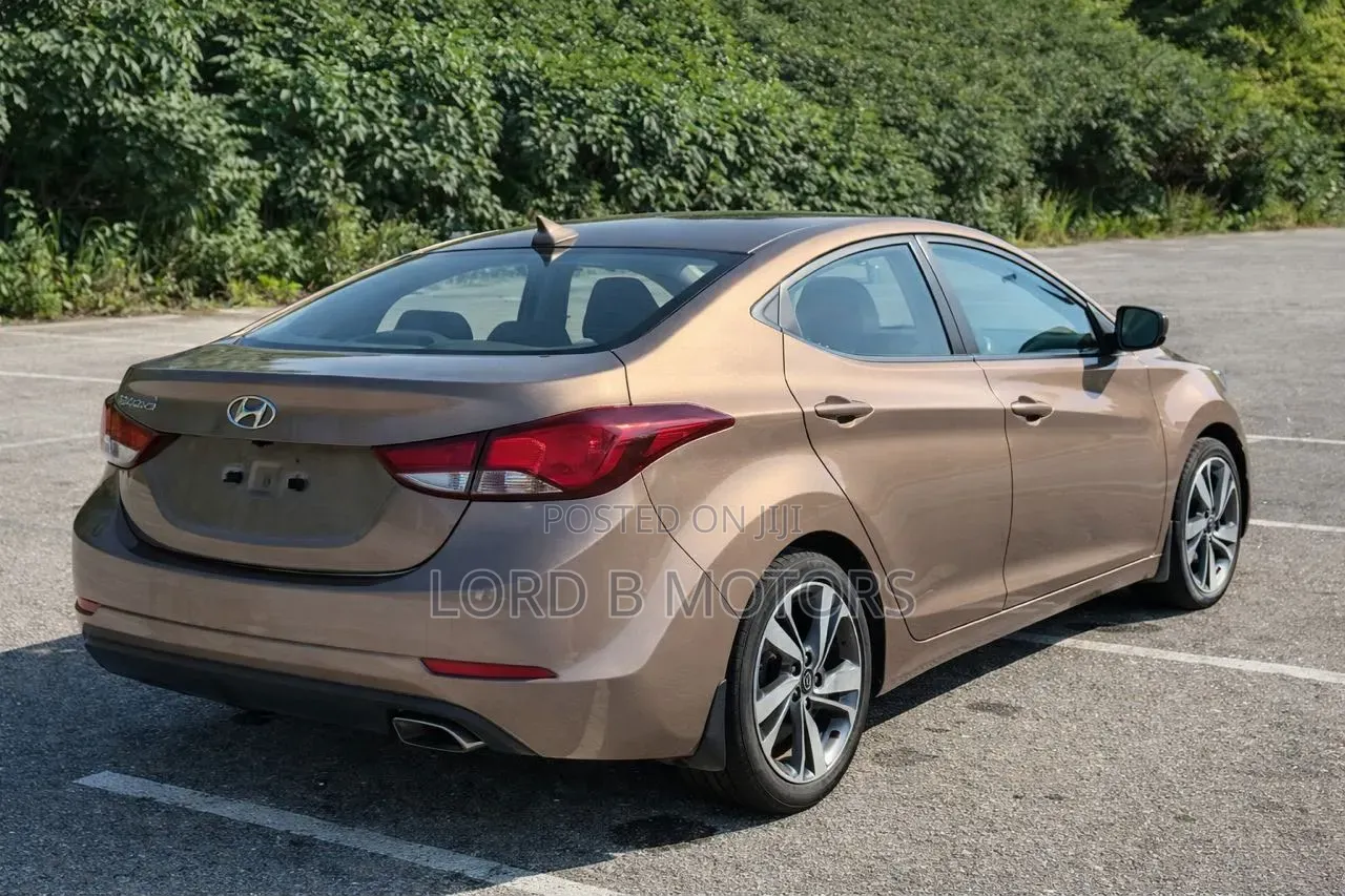 Hyundai Elantra Limited 4dr Sedan (1.8L 4cyl 6A) 2015 Brown