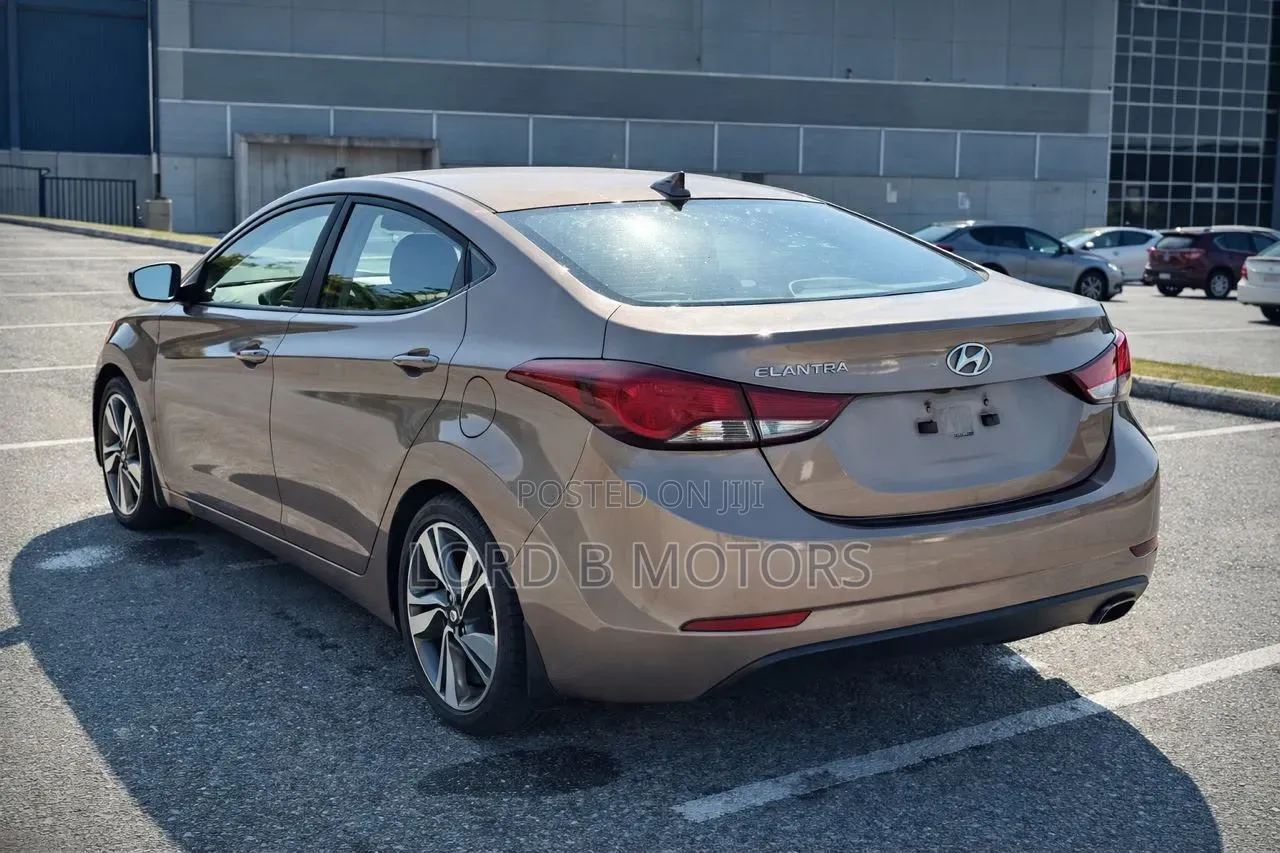 Hyundai Elantra Limited 4dr Sedan (1.8L 4cyl 6A) 2015 Brown