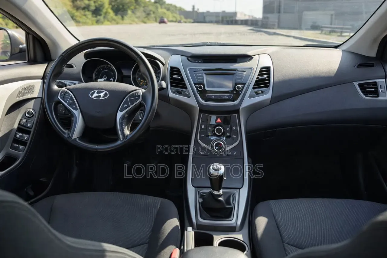 Hyundai Elantra Limited 4dr Sedan (1.8L 4cyl 6A) 2015 Brown