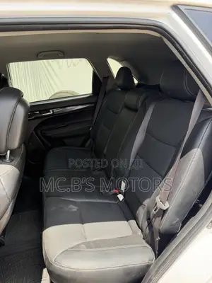 Kia Sorento 4dr SUV 2016 White