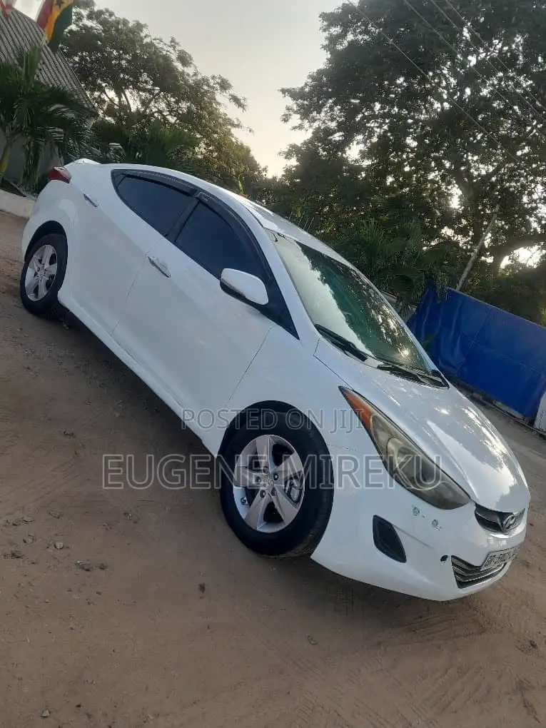 Hyundai Elantra 2013 White