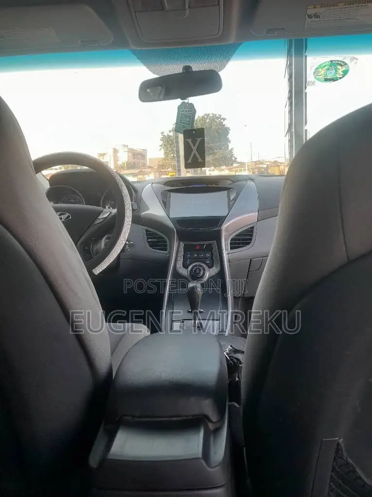 Hyundai Elantra 2013 White