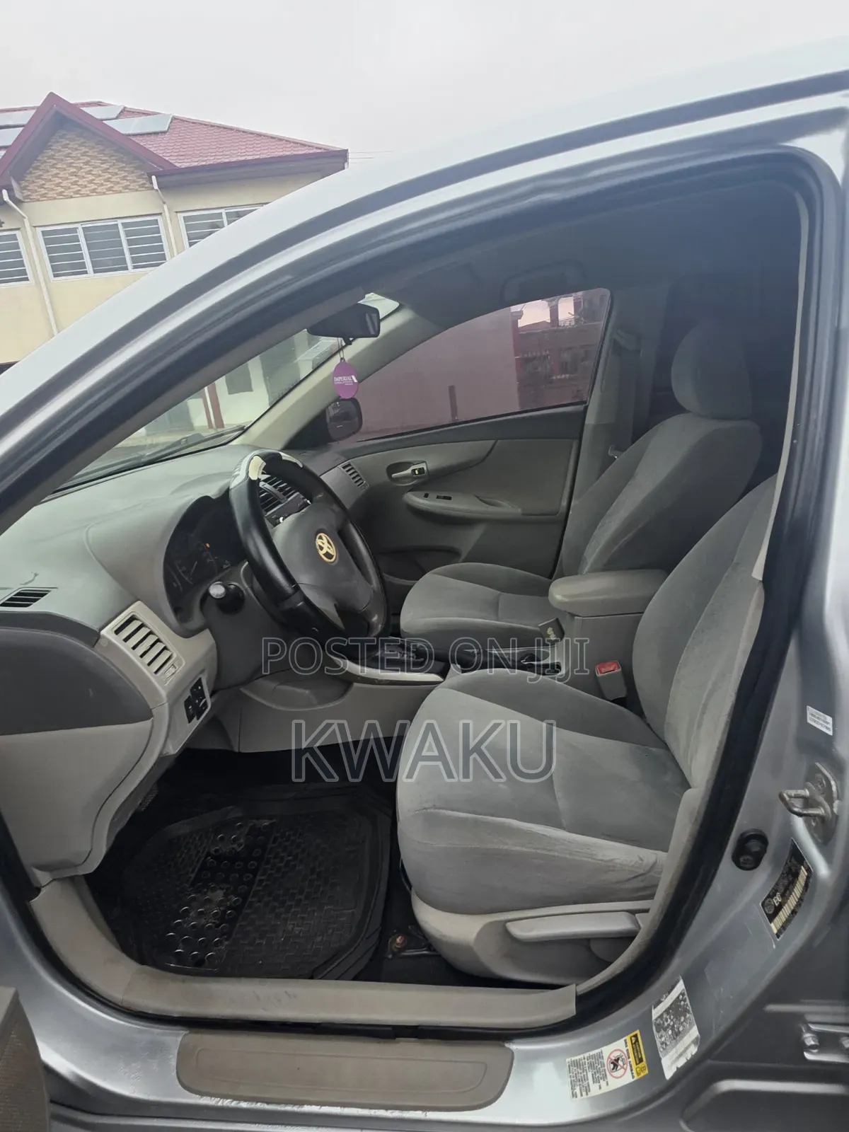 Toyota Corolla 2010 Silver