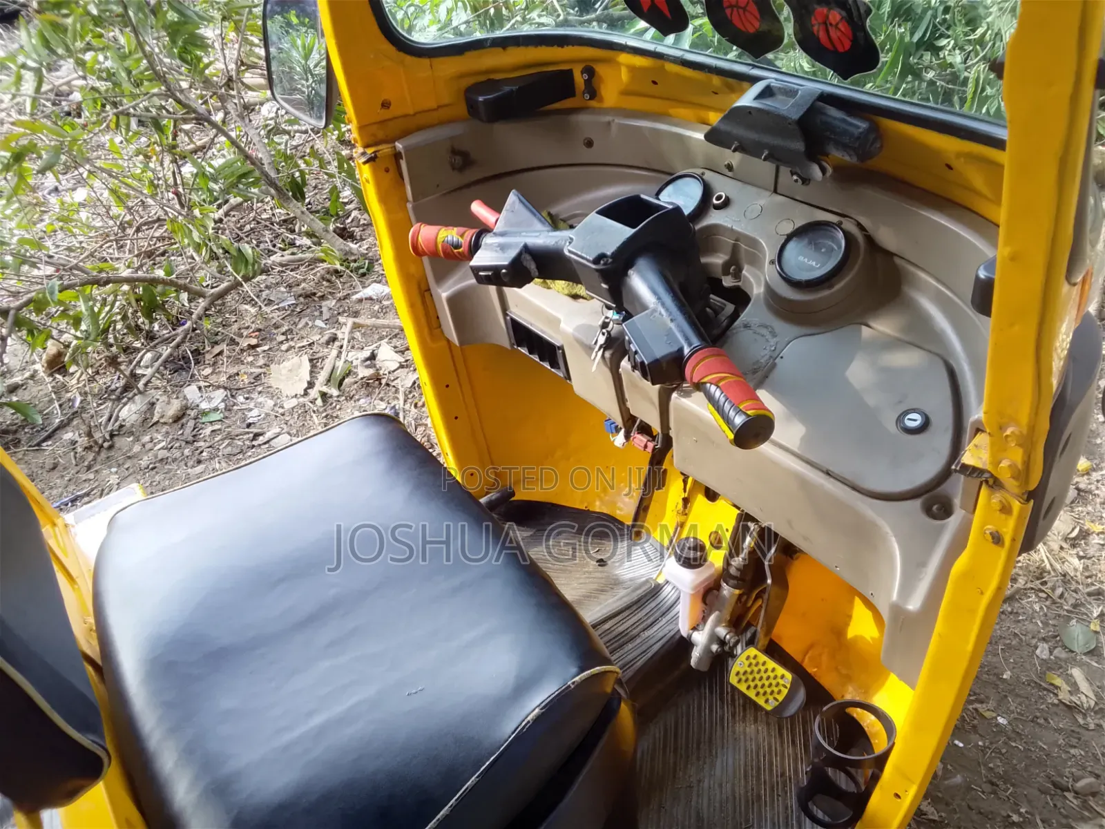 Bajaj Avenger 200 2020 Yellow