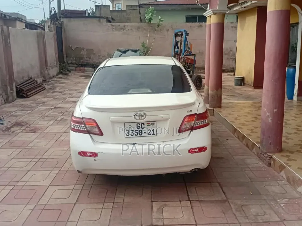 Toyota Camry LE 4dr Sedan (2.5L 4cyl 6A) 2011 White