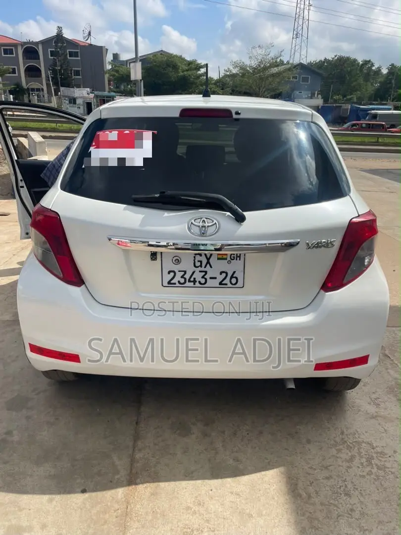 Toyota Vitz 2013 White