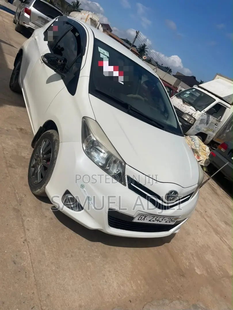 Toyota Vitz 2013 White