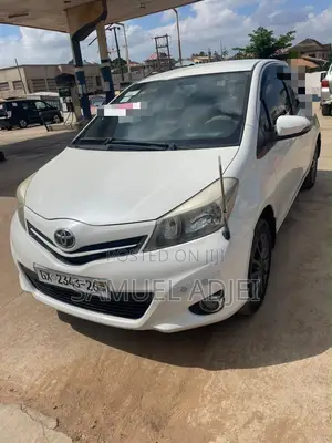 Toyota Vitz 2013 White
