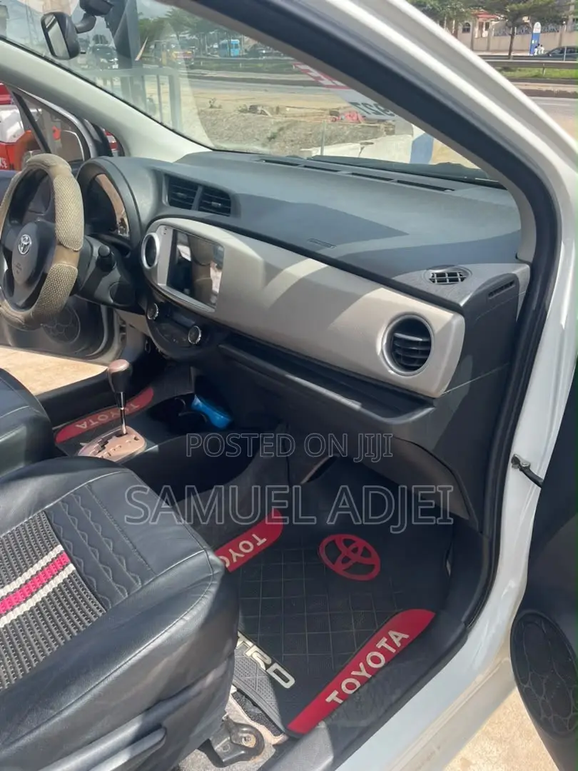 Toyota Vitz 2013 White