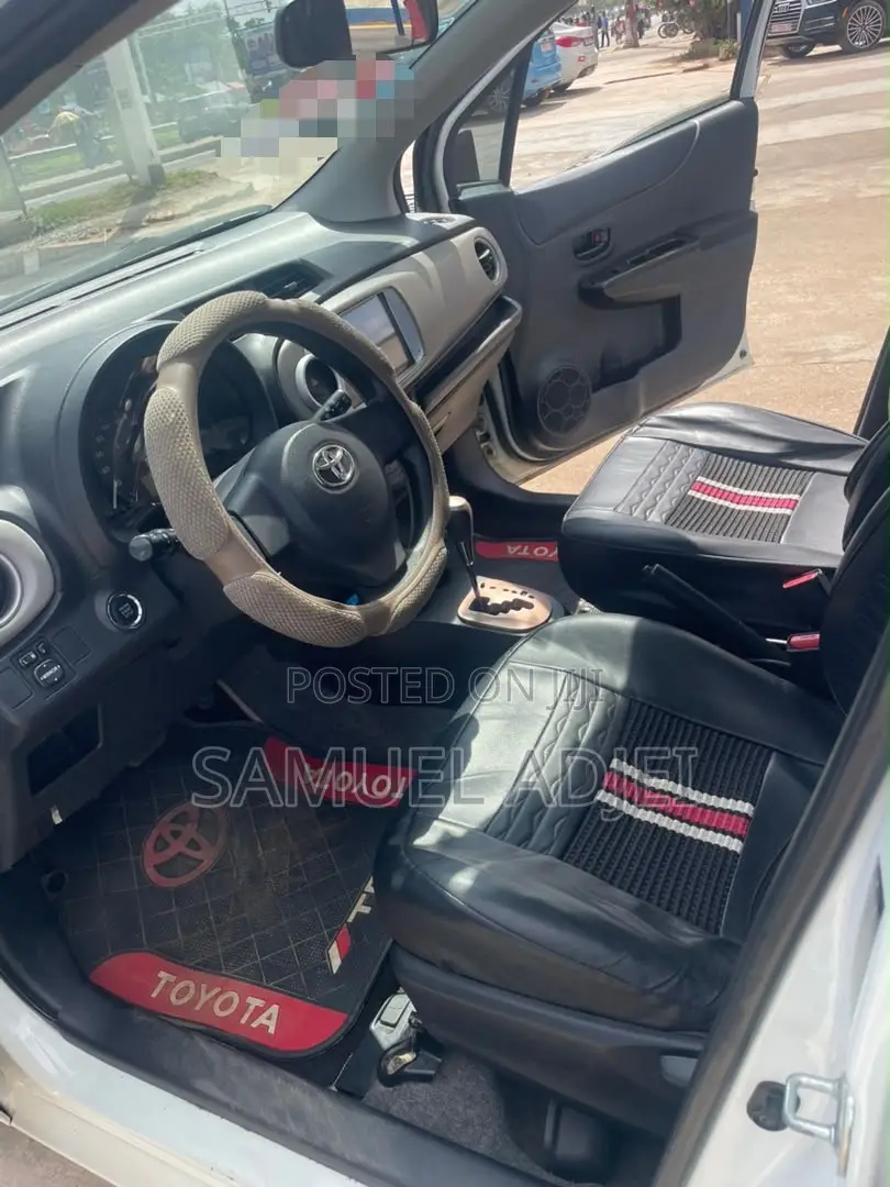 Toyota Vitz 2013 White