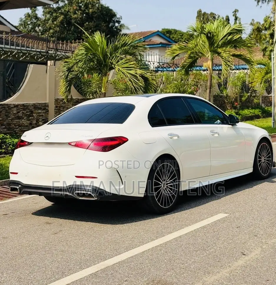 Mercedes-Benz C300 2023 Off white