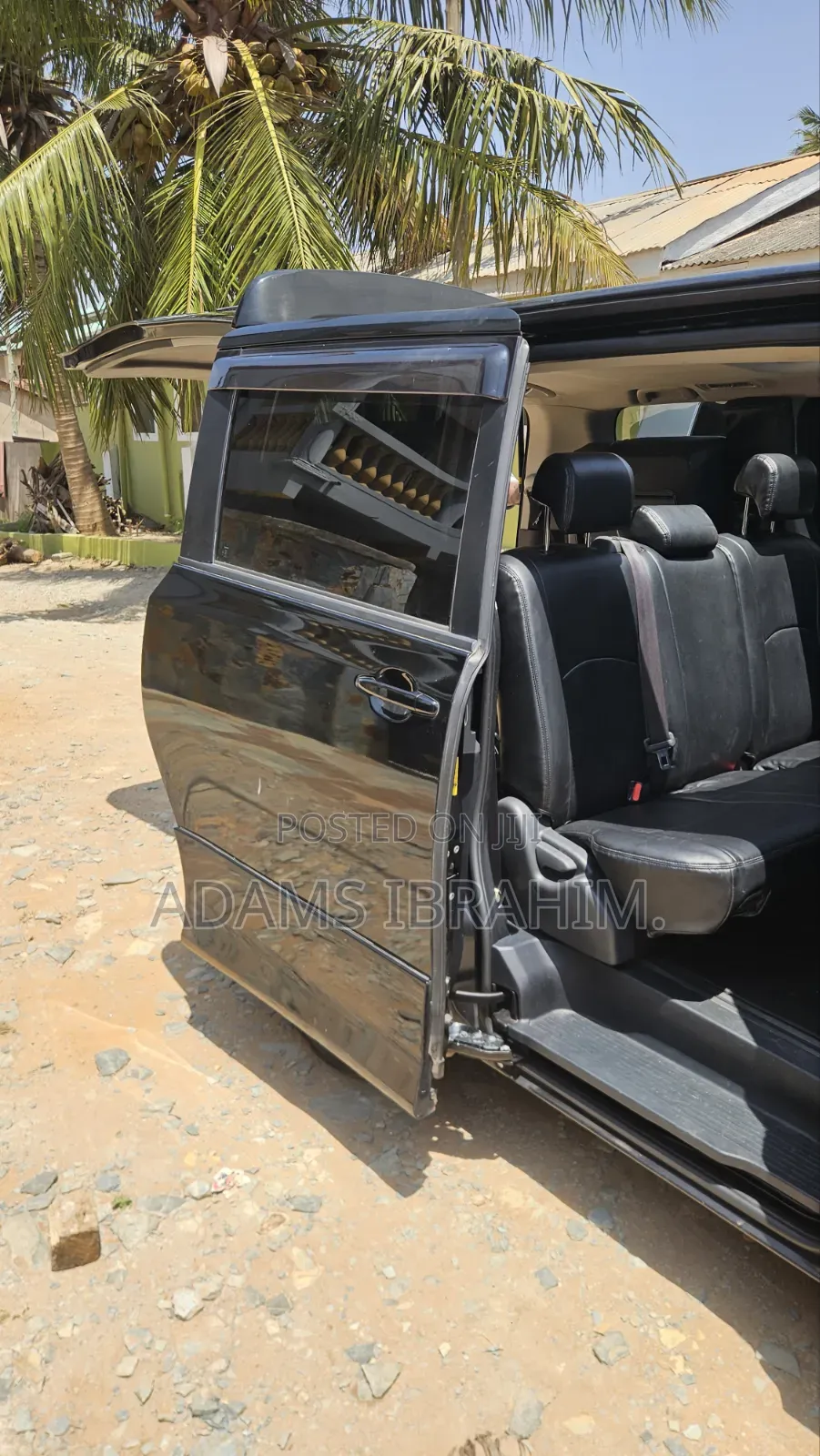 Toyota Voxy V 2WD 8-Seater 2011 Black