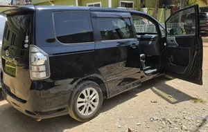 Toyota Voxy V 2WD 8-Seater 2011 Black