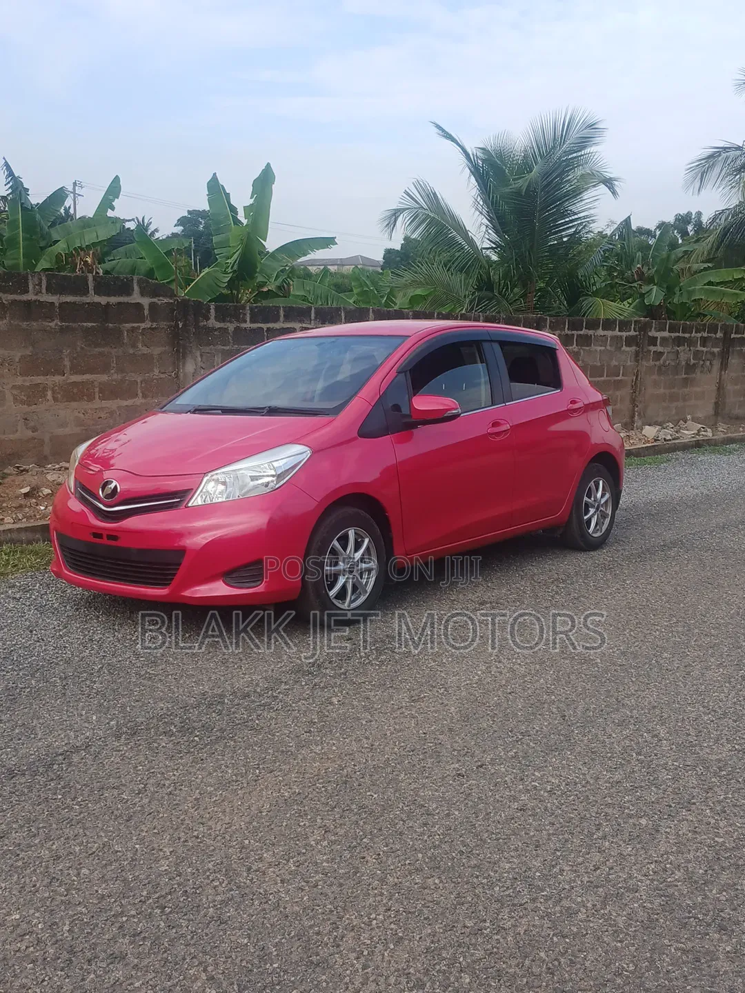 Toyota Vitz 1.3 FWD 3dr 2012 Ivory