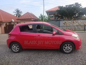 Toyota Vitz 1.3 FWD 3dr 2012 Ivory