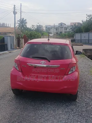 Toyota Vitz 1.3 FWD 3dr 2012 Ivory