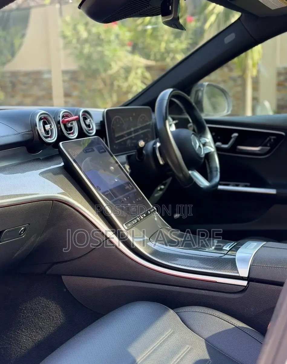 Mercedes-Benz C300 2023 White