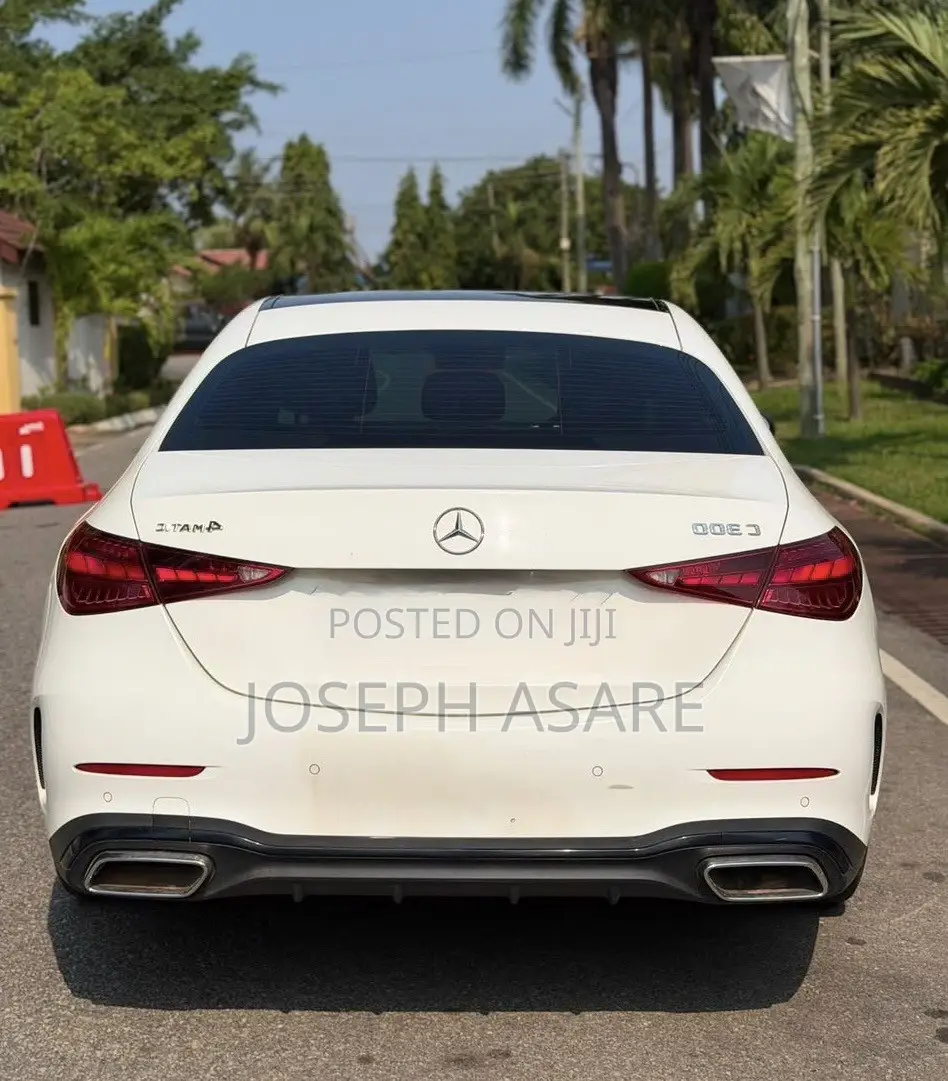 Mercedes-Benz C300 2023 White