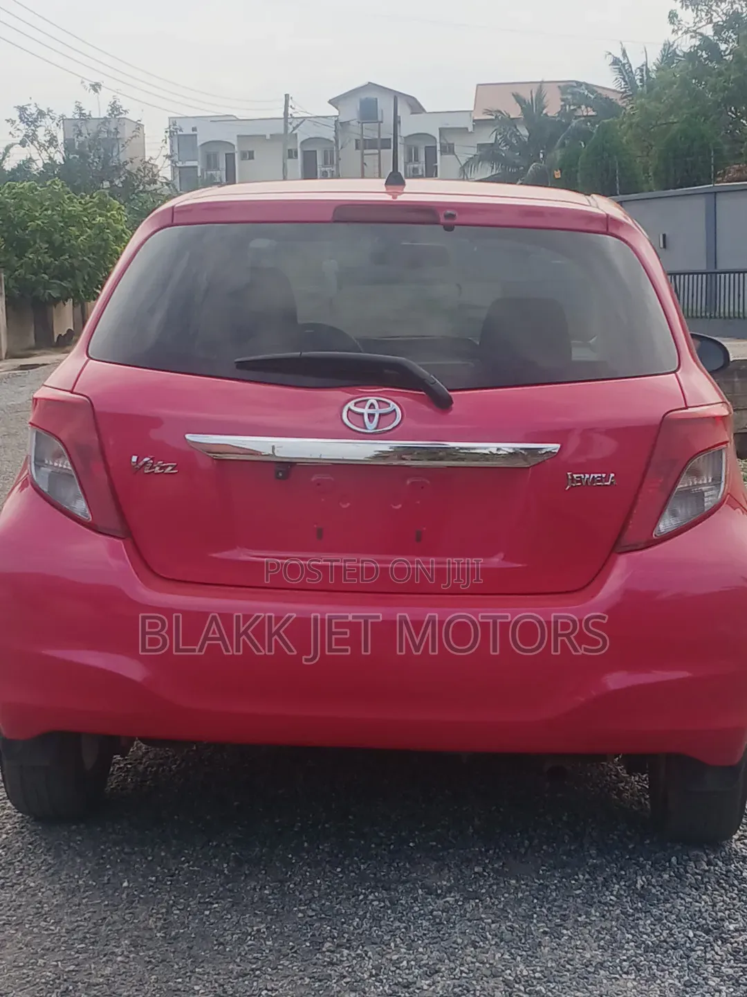 Toyota Vitz 1.3 FWD 3dr 2012 Ivory