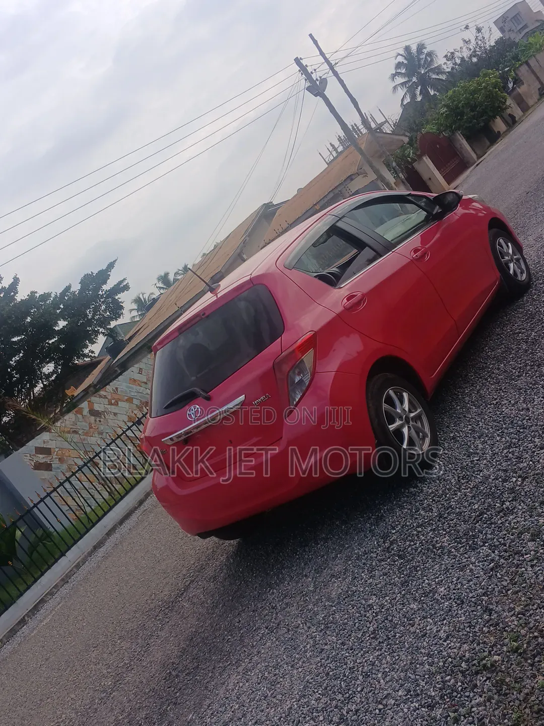 Toyota Vitz 1.3 FWD 3dr 2012 Ivory
