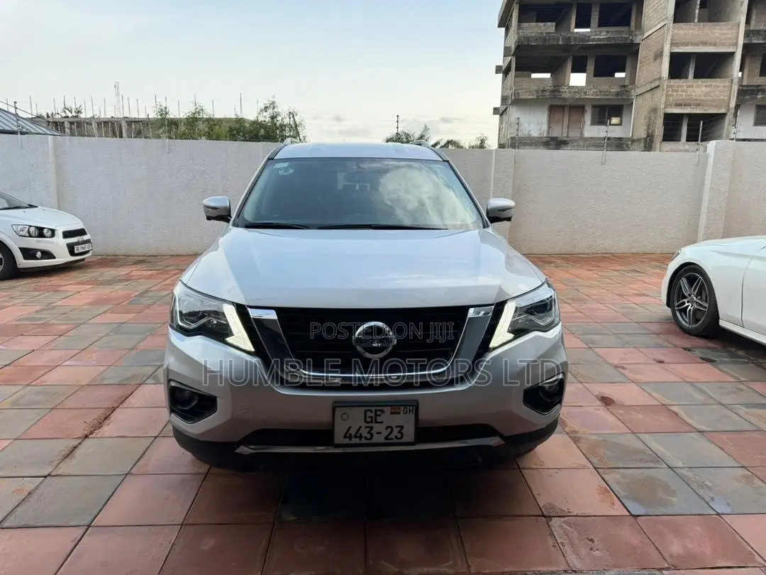 Nissan Pathfinder 2020 Silver