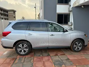 Nissan Pathfinder 2020 Silver
