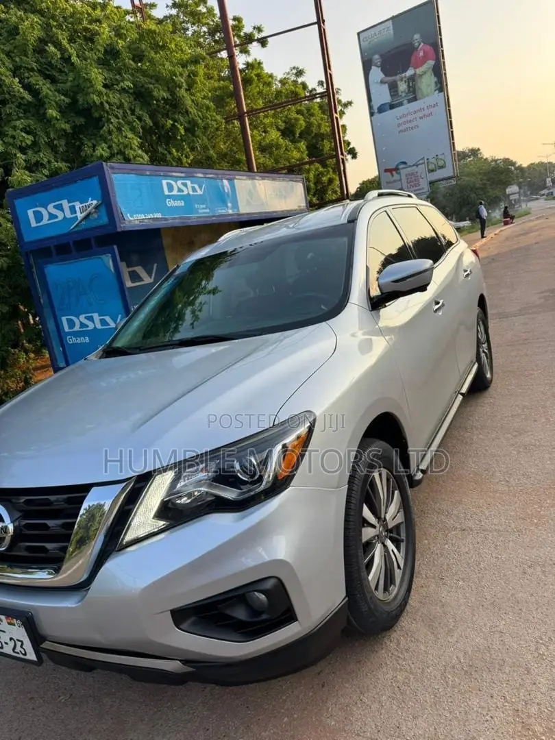 Nissan Pathfinder 2020 Silver